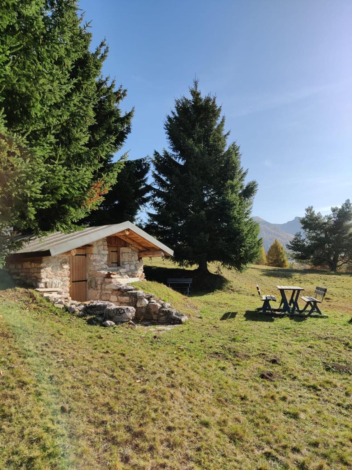 Villa Zoe - Suite Con Sauna Margone  Buitenkant foto