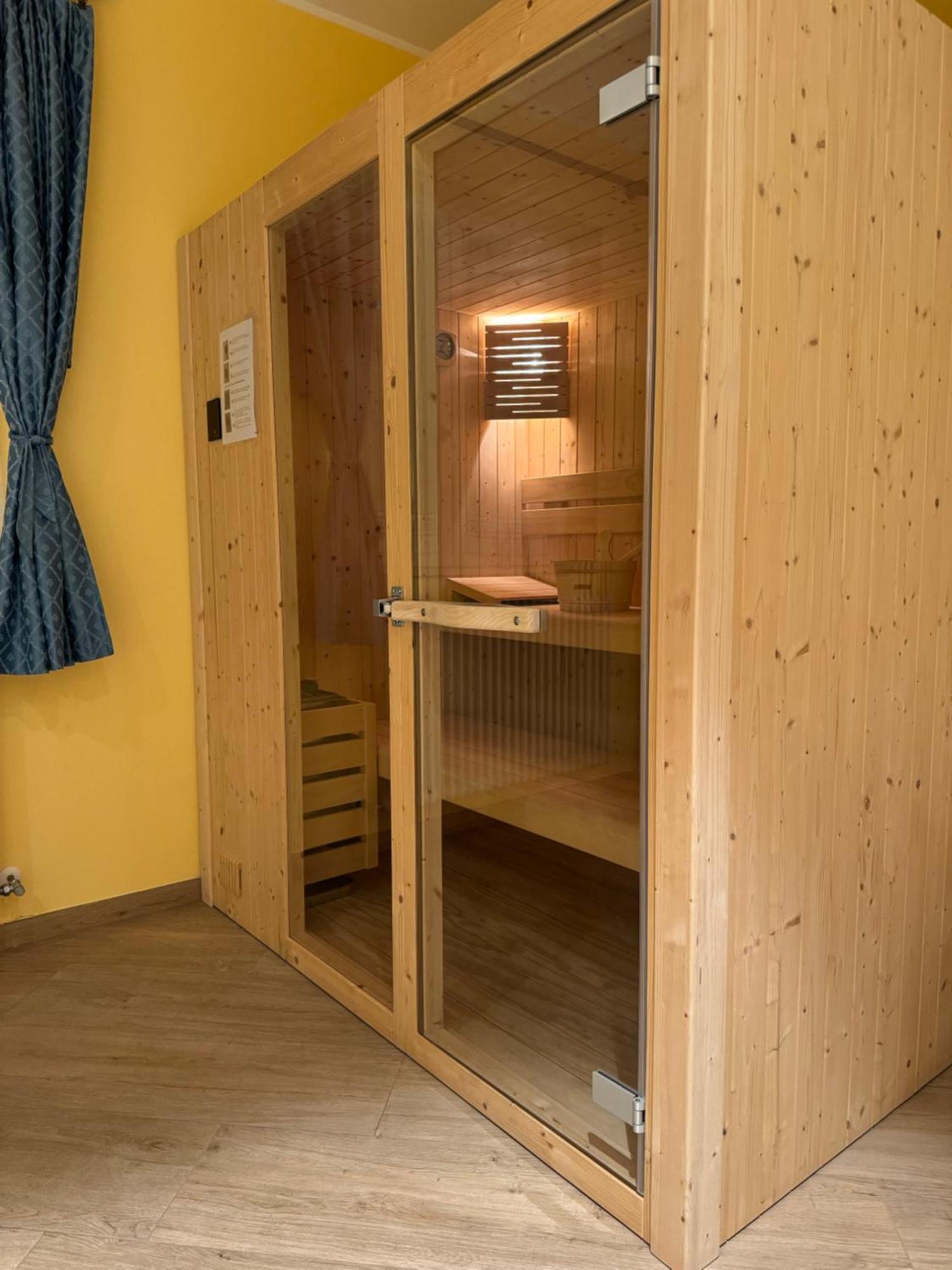 Villa Zoe - Suite Con Sauna Margone  Buitenkant foto